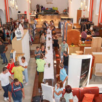 Foto 3 von 5 aus der Galerie zum Filmpost-Artikel Paukenschlag: WABe eröffnet neues Sozialkaufhaus in entwidmeter Kirche vom 13.08.2022