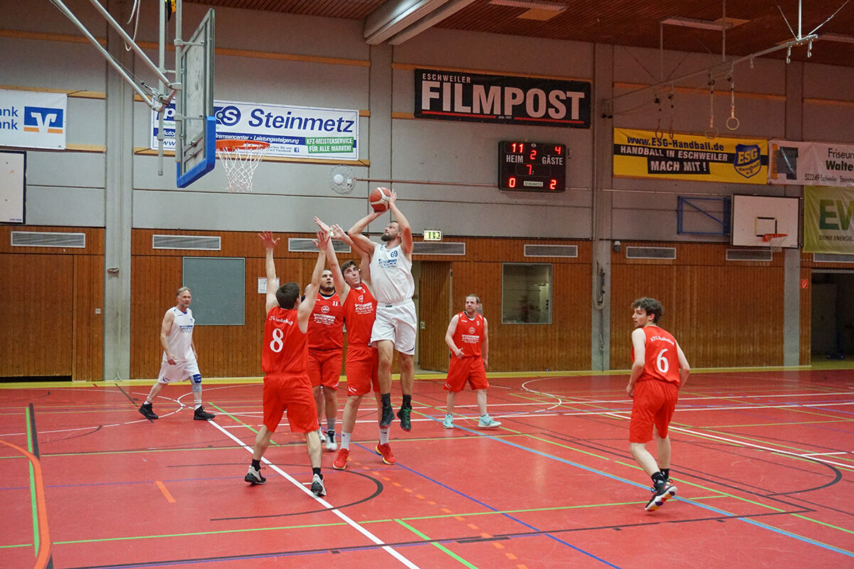 Eschweiler Basketballverein im Spiel - Tim Schmitz