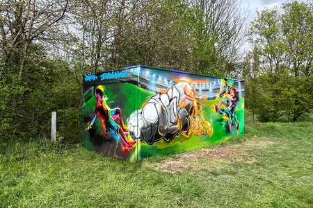 Neuer Glanz für Graffiti-Garage auf Röher Sportplatz